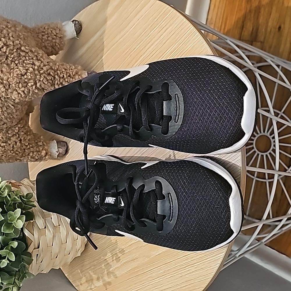 Nike Women's Running Shoe Size 8